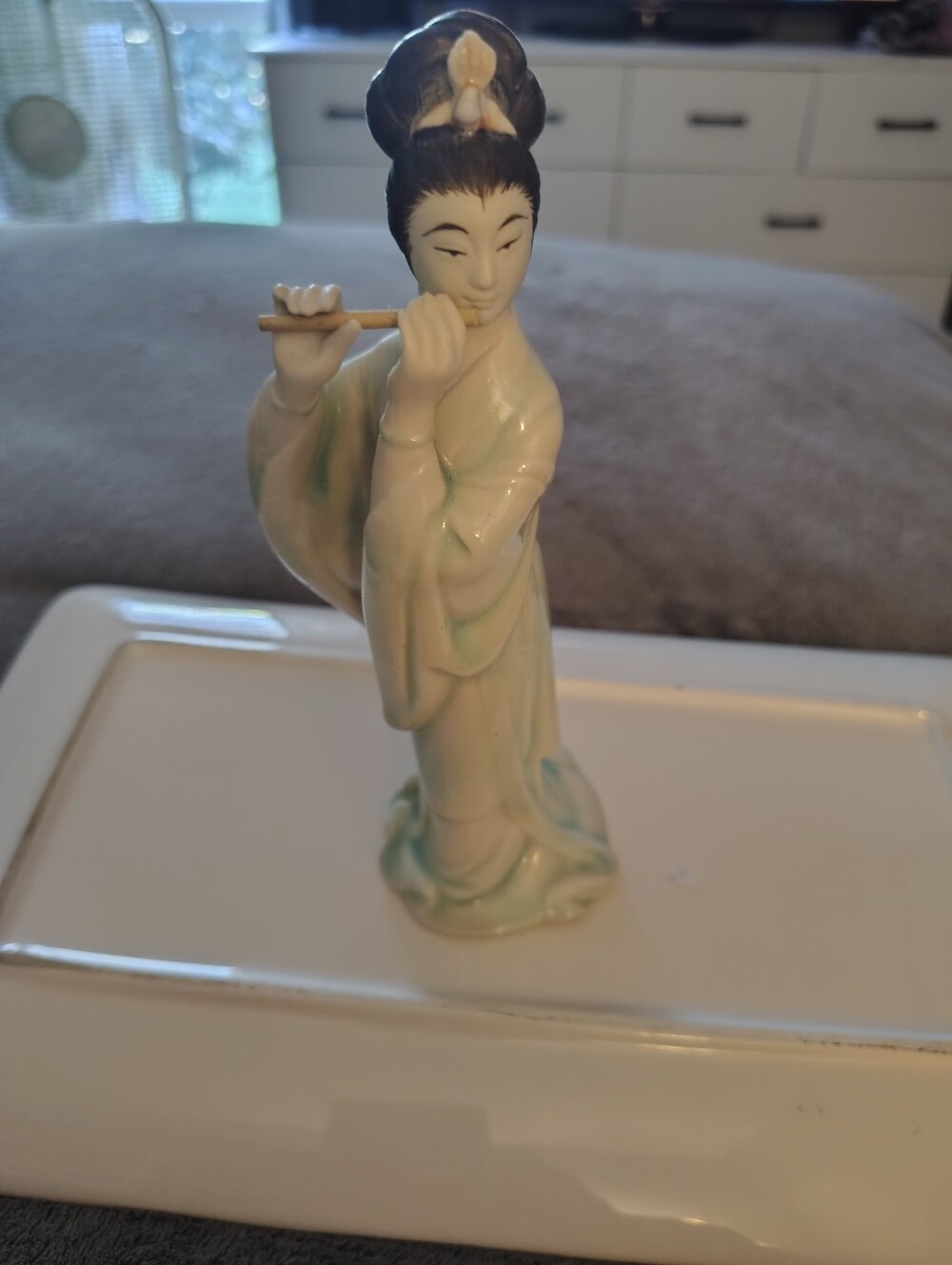 Japanese Porcelain Celadon And WeedGeisha Figurine in Cream and Mint
